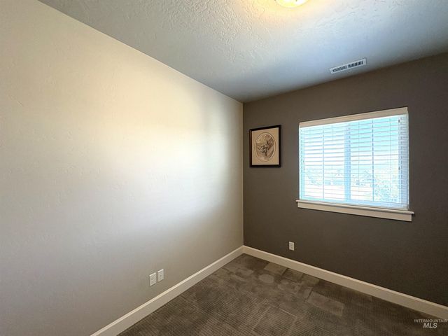 641 E Crest Ridge Dr, Meridian, ID 83642