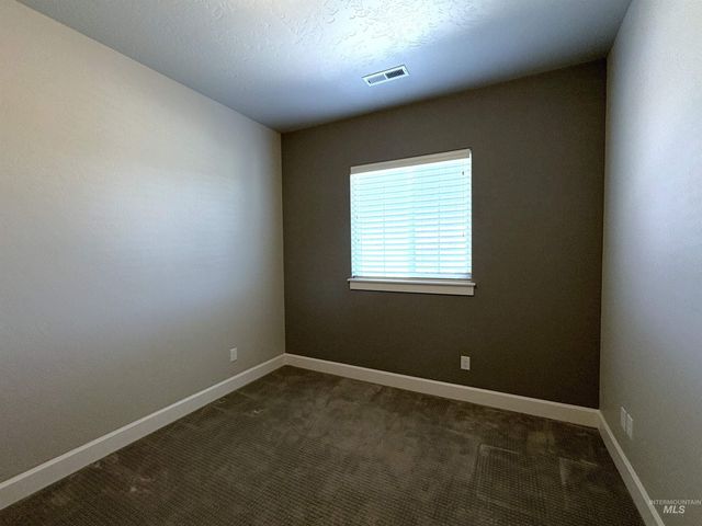 641 E Crest Ridge Dr, Meridian, ID 83642