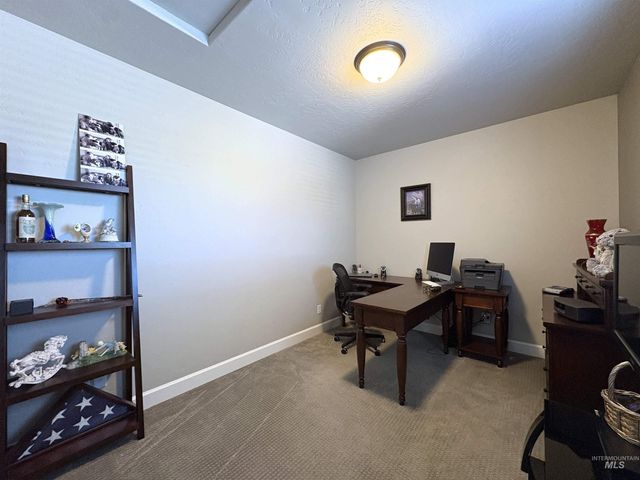 641 E Crest Ridge Dr, Meridian, ID 83642