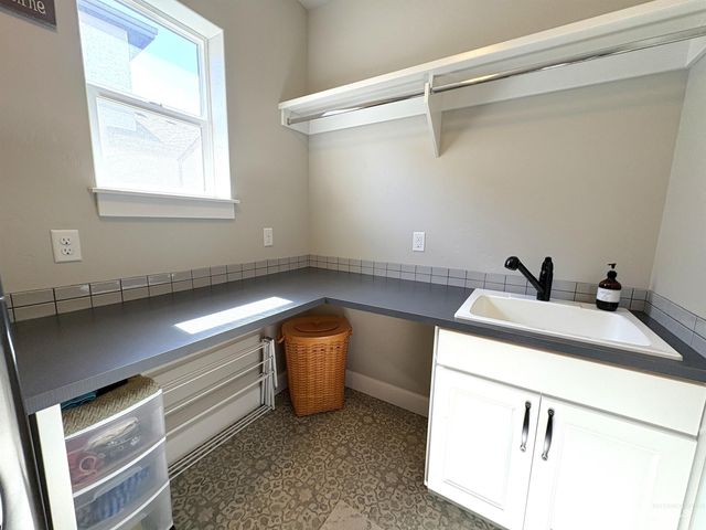 641 E Crest Ridge Dr, Meridian, ID 83642