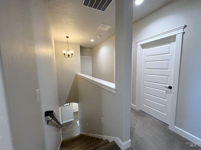 641 E Crest Ridge Dr, Meridian, ID 83642