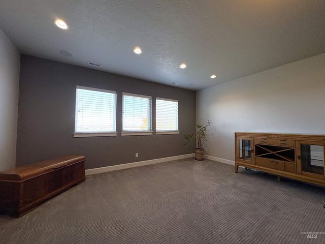 641 E Crest Ridge Dr, Meridian, ID 83642