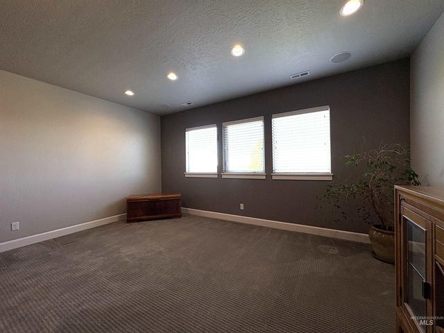 641 E Crest Ridge Dr, Meridian, ID 83642