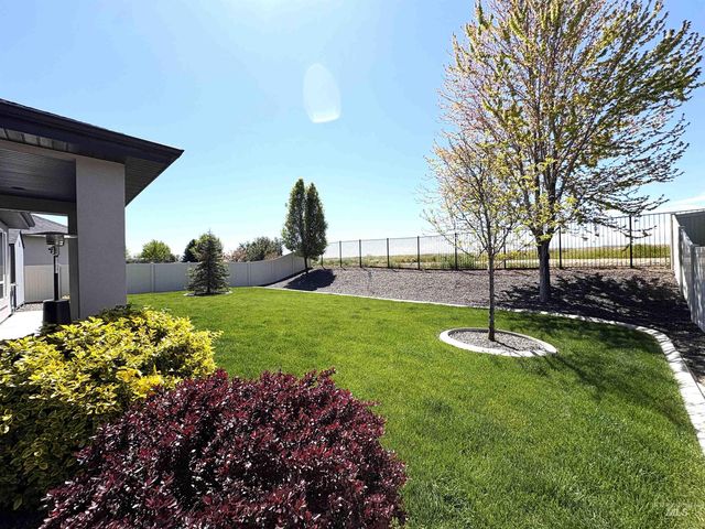 641 E Crest Ridge Dr, Meridian, ID 83642