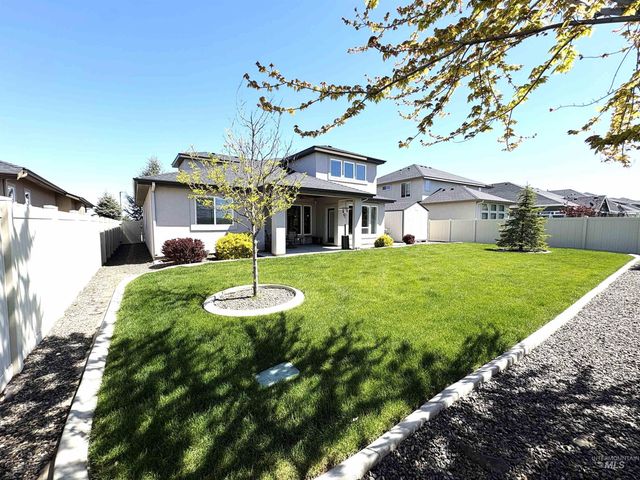 641 E Crest Ridge Dr, Meridian, ID 83642