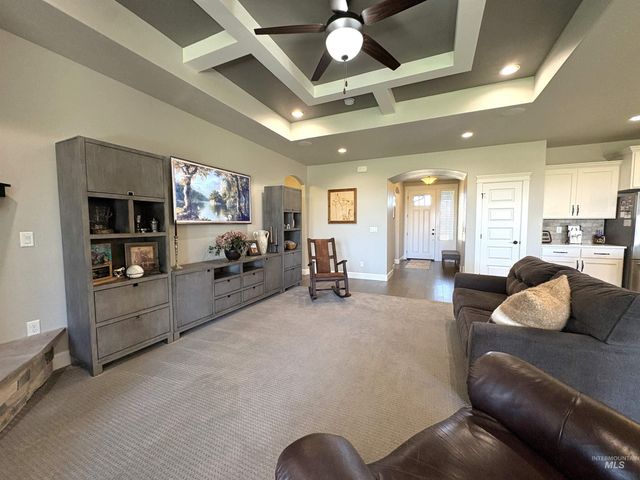 641 E Crest Ridge Dr, Meridian, ID 83642