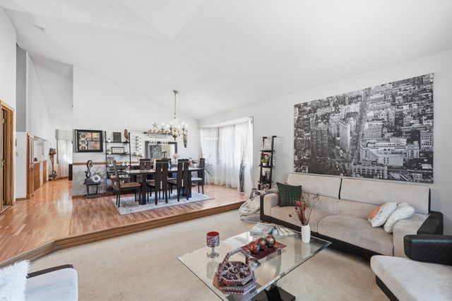 15005 43rd Place N, Plymouth, MN 55446