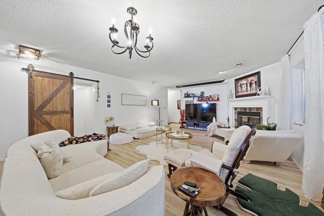15005 43rd Place N, Plymouth, MN 55446