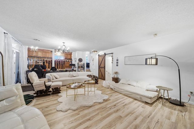 15005 43rd Place N, Plymouth, MN 55446