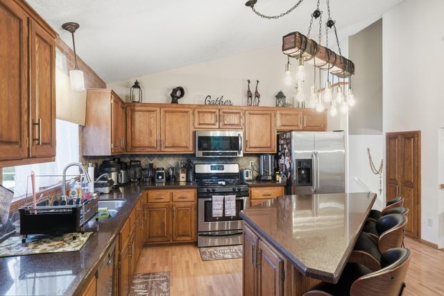 15005 43rd Place N, Plymouth, MN 55446