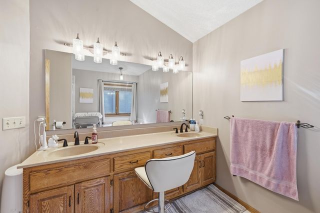 15005 43rd Place N, Plymouth, MN 55446
