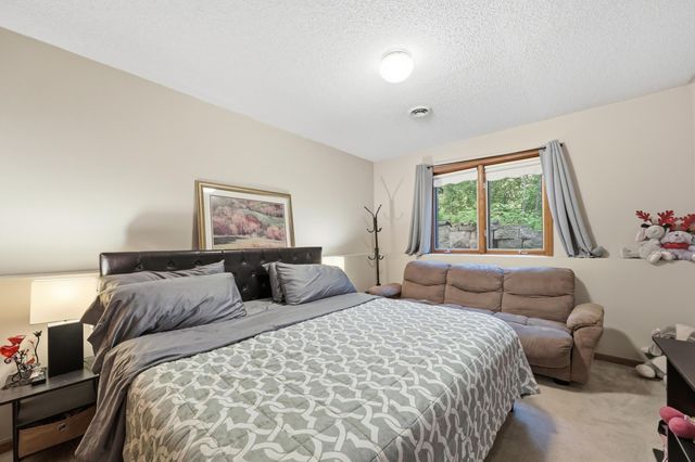 15005 43rd Place N, Plymouth, MN 55446
