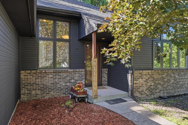 15005 43rd Place N, Plymouth, MN 55446