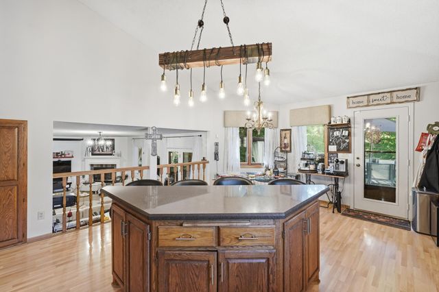 15005 43rd Place N, Plymouth, MN 55446