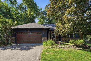 15005 43rd Place N, Plymouth, MN 55446