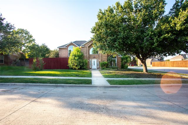 2044 Hillshire Drive, Lewisville, TX 75067