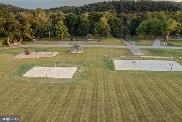 23 MISSISSIPPI PT, Falling Waters, WV 25419