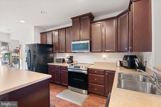 23 MISSISSIPPI PT, Falling Waters, WV 25419