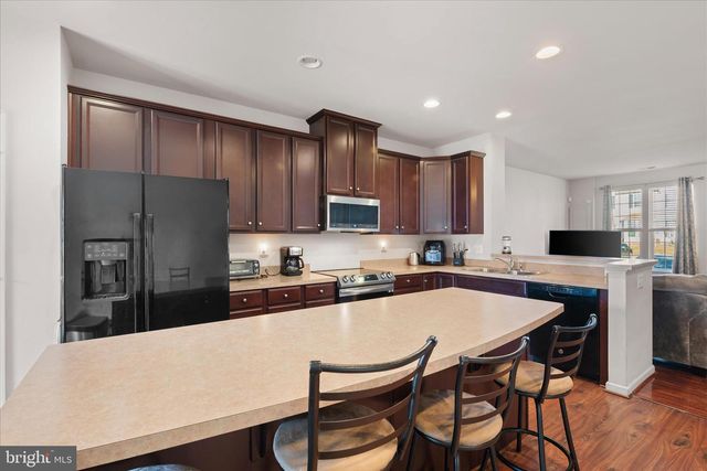 23 MISSISSIPPI PT, Falling Waters, WV 25419