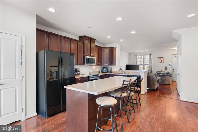 23 MISSISSIPPI PT, Falling Waters, WV 25419