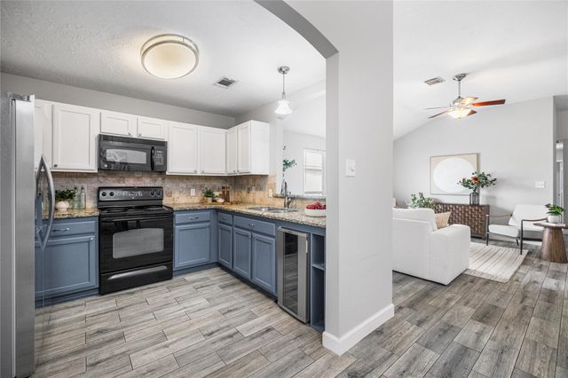 207 Leisure Lane, Montgomery, TX 77356