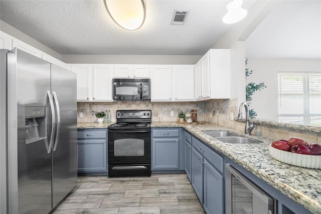 207 Leisure Lane, Montgomery, TX 77356