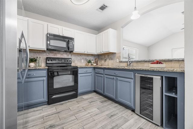207 Leisure Lane, Montgomery, TX 77356