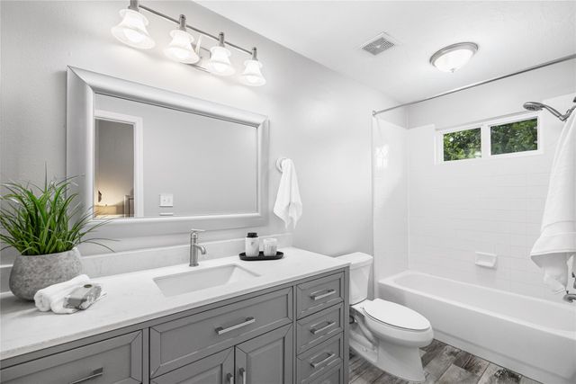 207 Leisure Lane, Montgomery, TX 77356