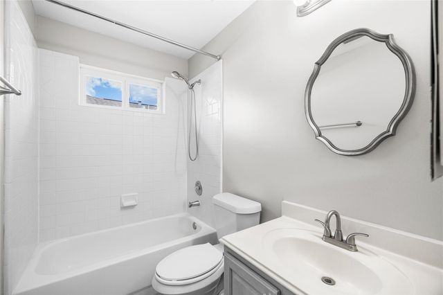 207 Leisure Lane, Montgomery, TX 77356