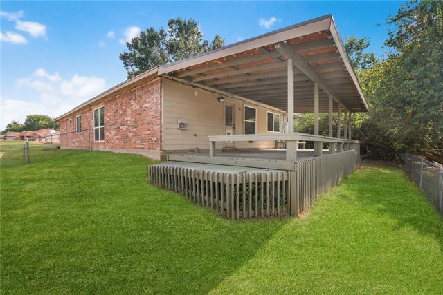 207 Leisure Lane, Montgomery, TX 77356