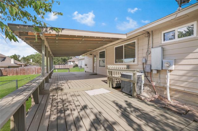 207 Leisure Lane, Montgomery, TX 77356