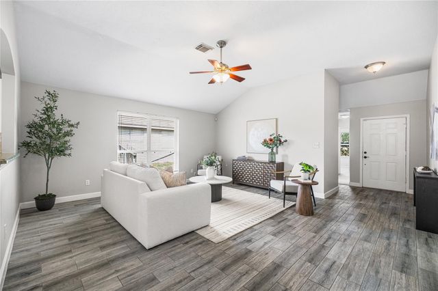 207 Leisure Lane, Montgomery, TX 77356