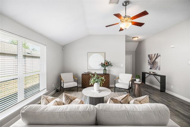 207 Leisure Lane, Montgomery, TX 77356