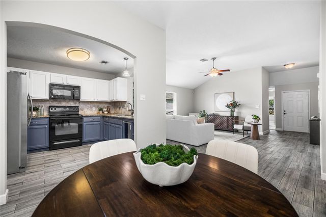 207 Leisure Lane, Montgomery, TX 77356