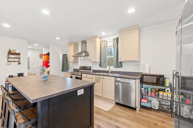 8735 W Highway 19, Loris, SC 29569