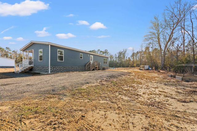 8735 W Highway 19, Loris, SC 29569
