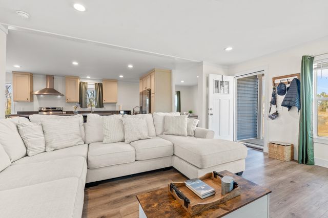 8735 W Highway 19, Loris, SC 29569