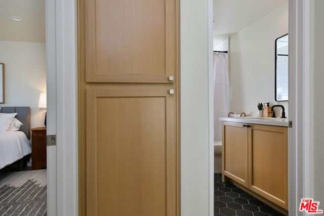 24715 Via Del Llano, Calabasas, CA 91302