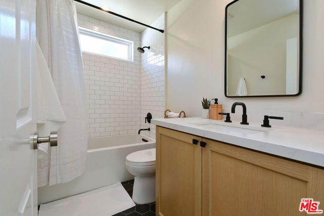 24715 Via Del Llano, Calabasas, CA 91302