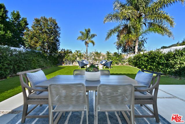 24715 Via Del Llano, Calabasas, CA 91302