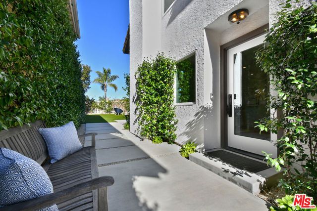 24715 Via Del Llano, Calabasas, CA 91302