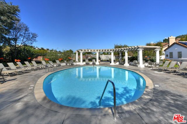 24715 Via Del Llano, Calabasas, CA 91302