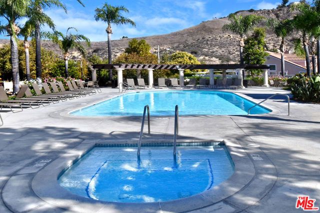 24715 Via Del Llano, Calabasas, CA 91302