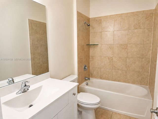 3354 SE 2nd Ct ., Homestead, FL 33033