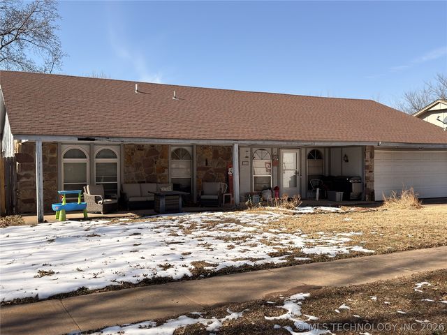 7004 S Date Avenue E, Broken Arrow, OK 74011