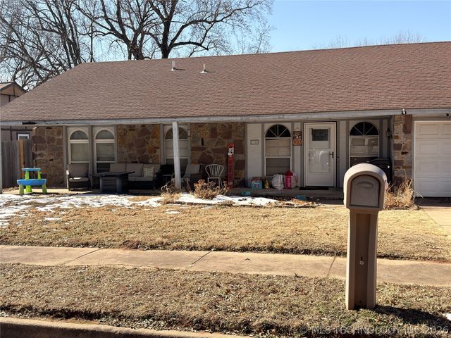 7004 S Date Avenue E, Broken Arrow, OK 74011