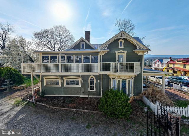 138 E MAIN ST, Luray, VA 22835