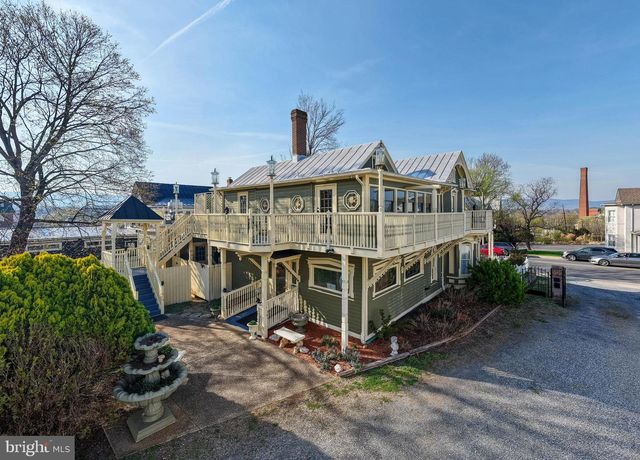 138 E MAIN ST, Luray, VA 22835