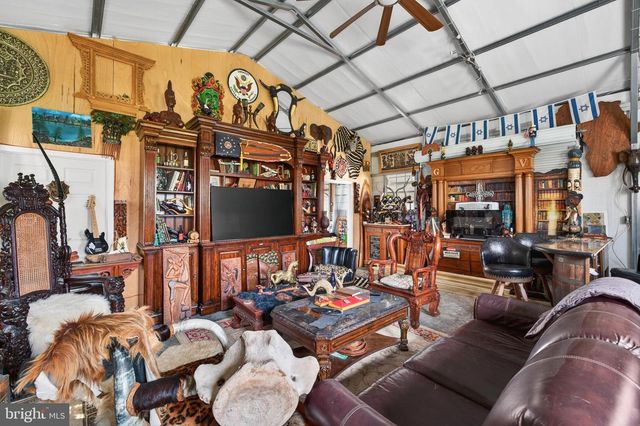 138 E MAIN ST, Luray, VA 22835