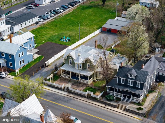 138 E MAIN ST, Luray, VA 22835
